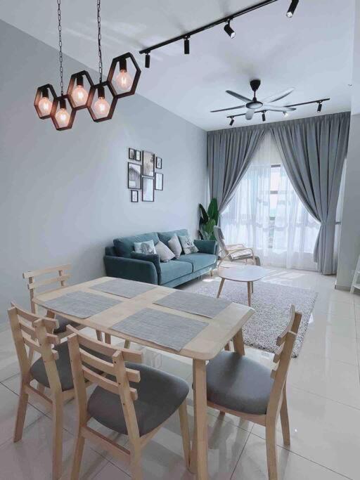 17-16 Ong Kim Wee Residence Melaka מראה חיצוני תמונה